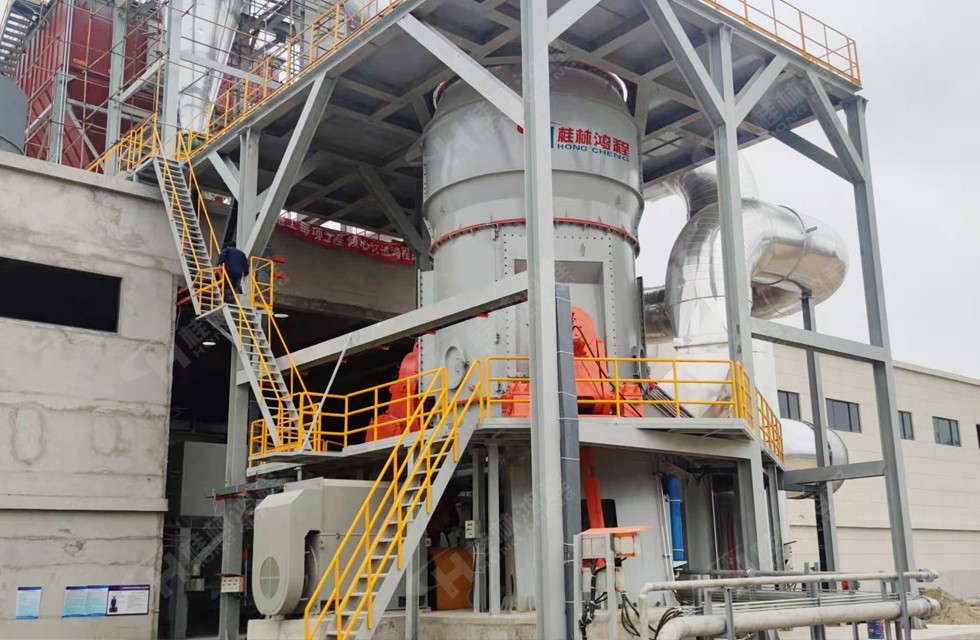 豪氣！福建這家廠一次訂了三臺(tái)鈦精礦磨粉機(jī)